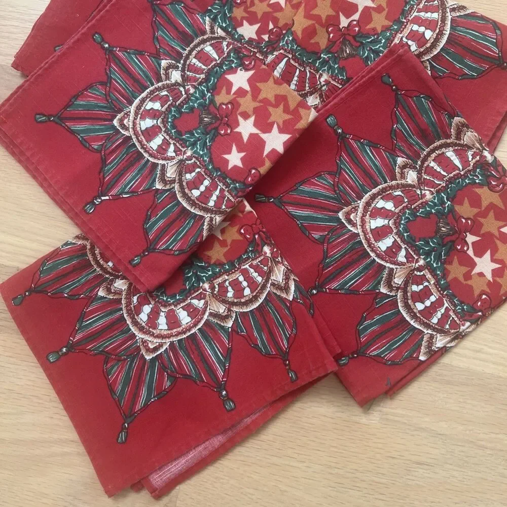 Vintage Christmas Holidays Napkins Set Of 6 Holly Wreaths Stars Bows Dinner Red￼